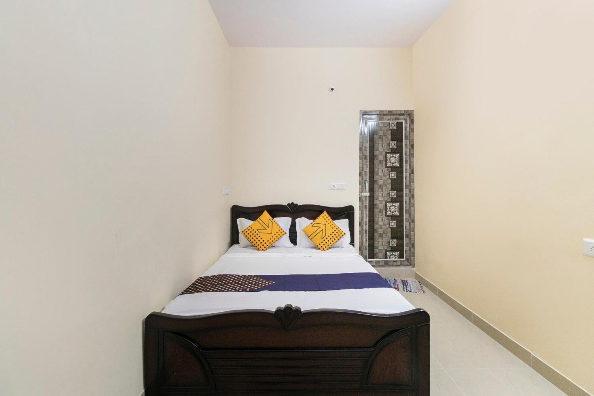 Spot On Ssr Lodging And Boarding Bangalore Bagian luar foto